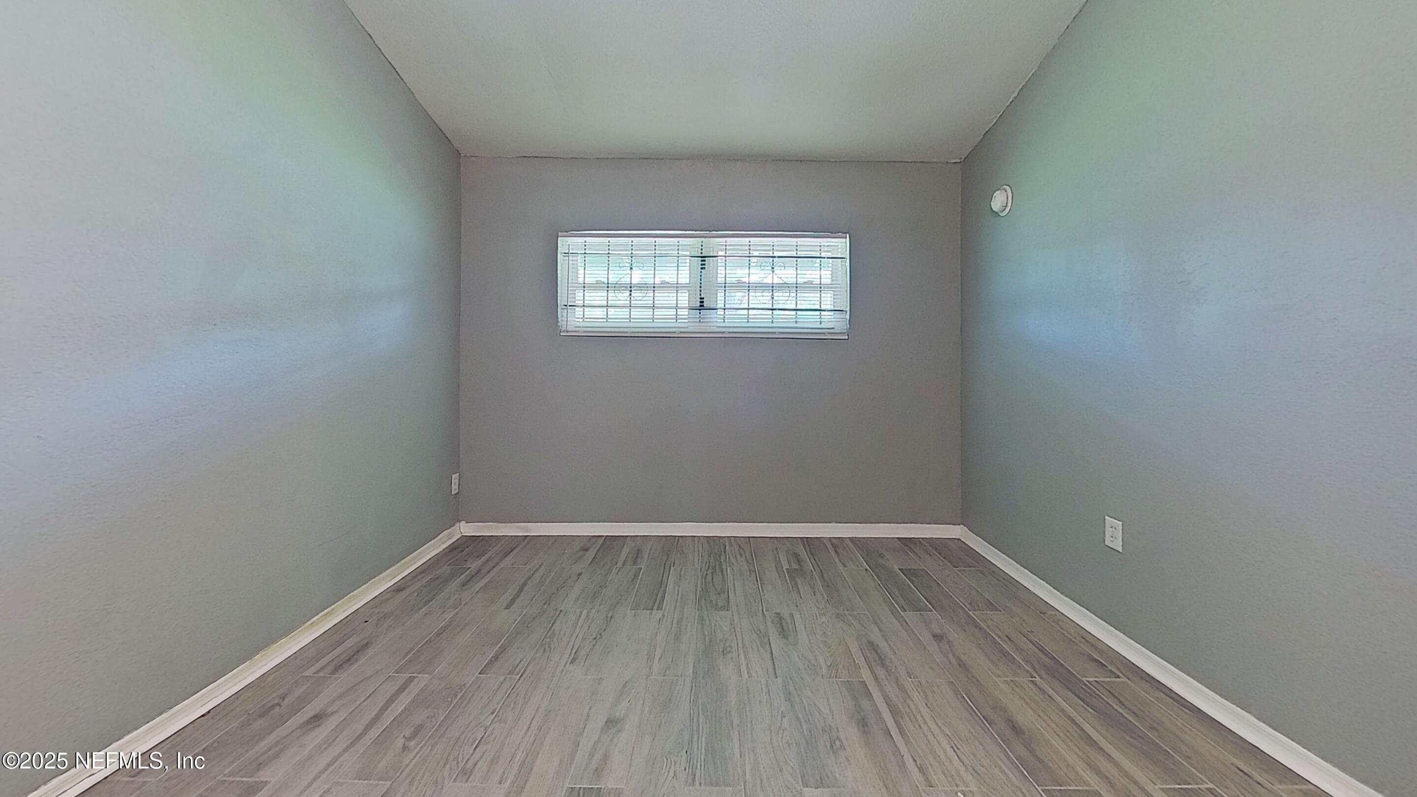 9276 Greenleaf Road Jacksonville, FL 32208 - Photo 3 of 14 Living-Room (5)