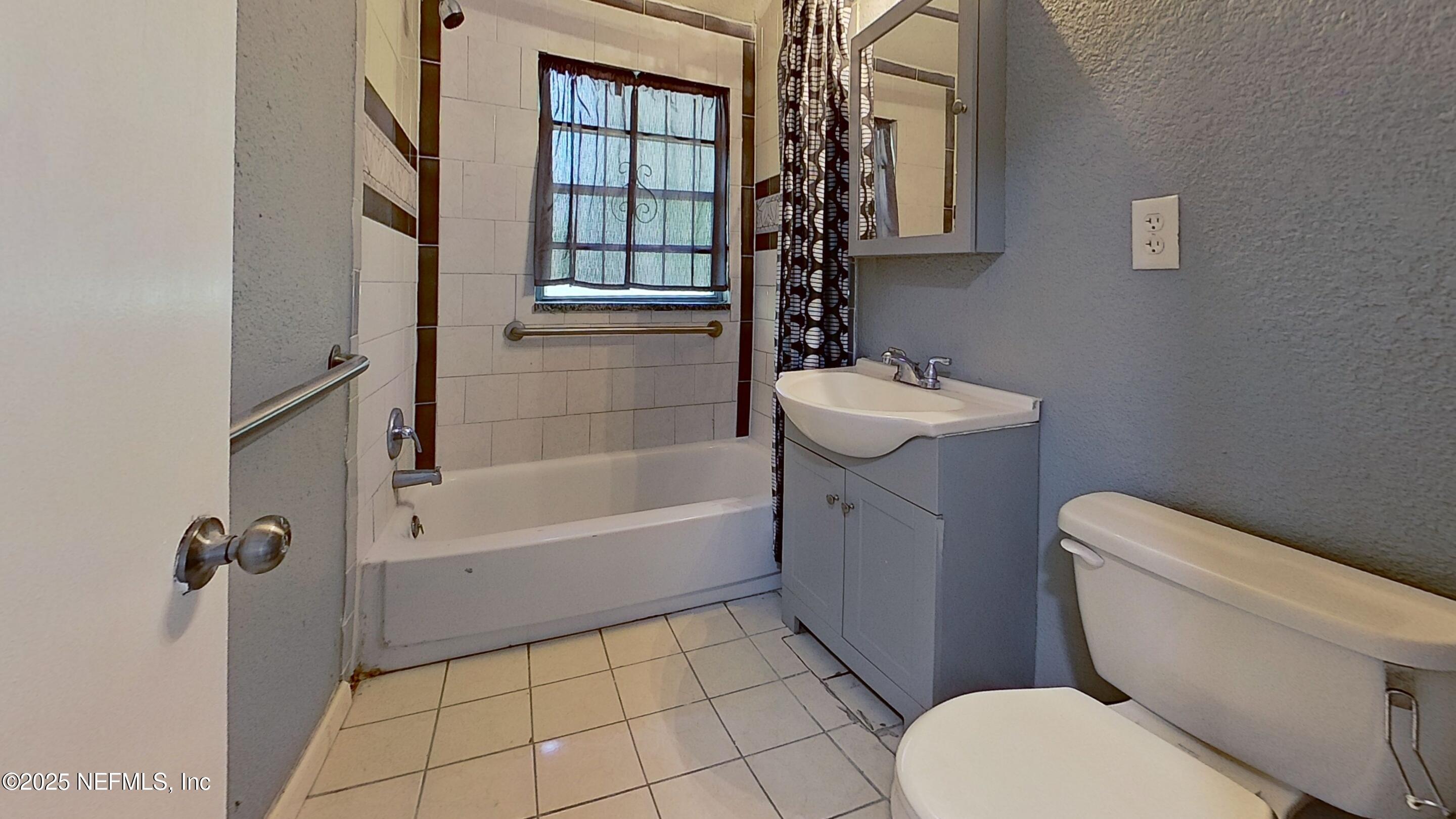 9276 Greenleaf Road Jacksonville, FL 32208 - Photo 8 of 14 Bathroom (4)