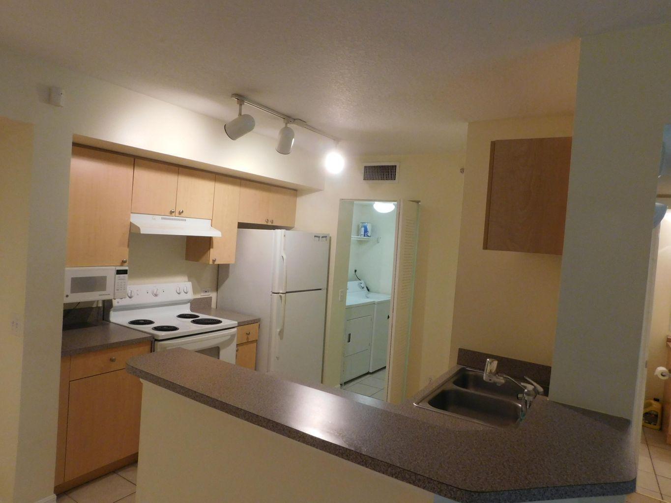 1014 Villa Circle Boynton Beach, FL 33435 - Photo 3 of 12 20201217122619102850000000-o