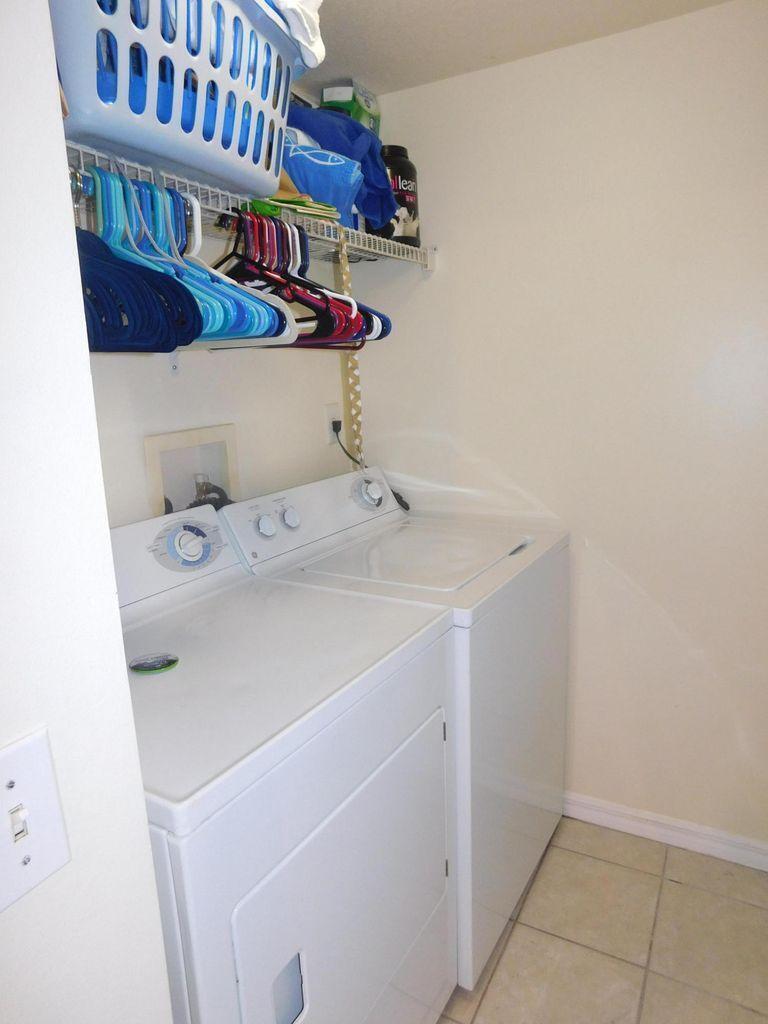 1014 Villa Circle Boynton Beach, FL 33435 - Photo 4 of 12 20201217122612675324000000-o