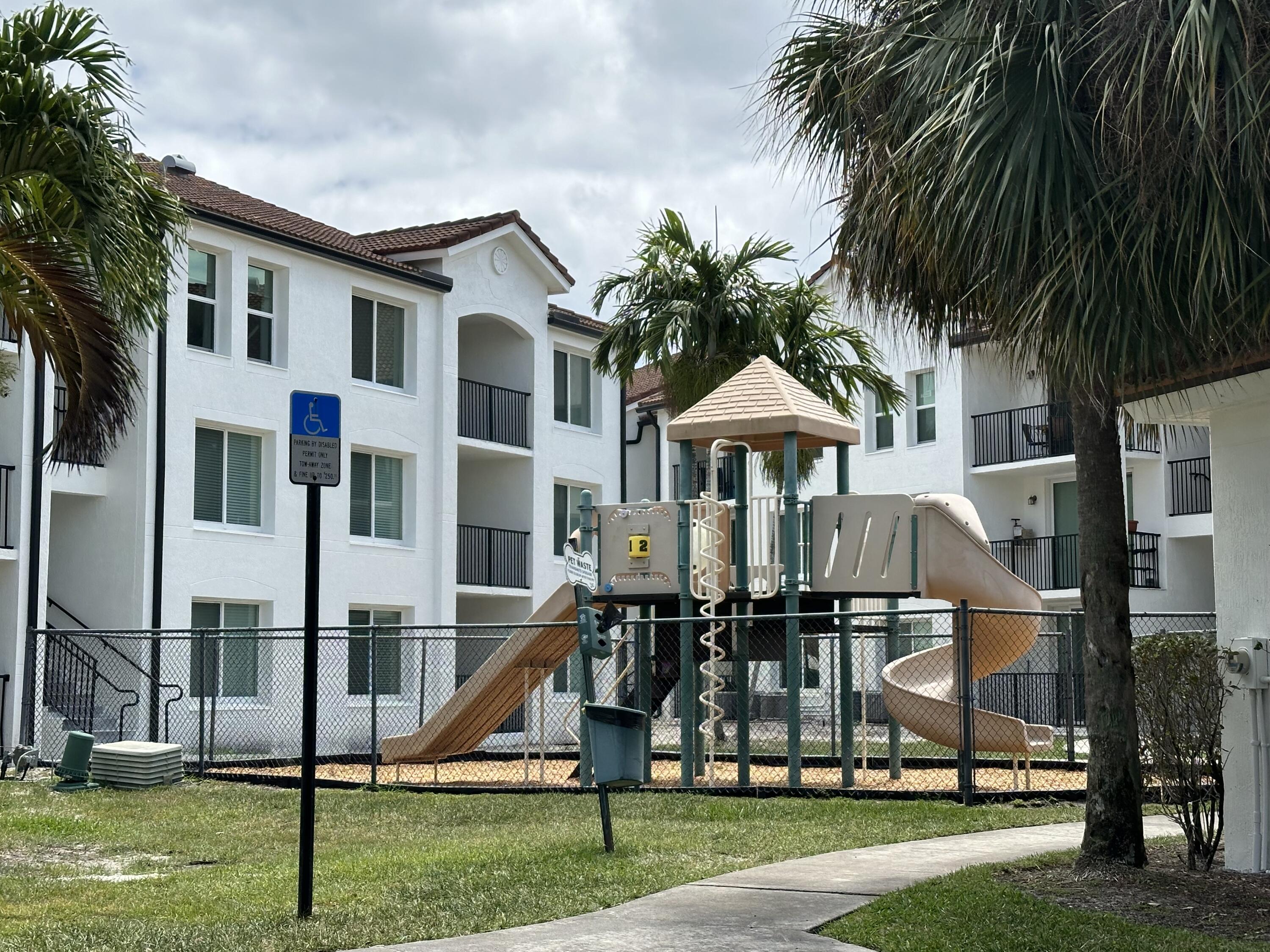 1014 Villa Circle Boynton Beach, FL 33435 - Photo 6 of 12 IMG_7520