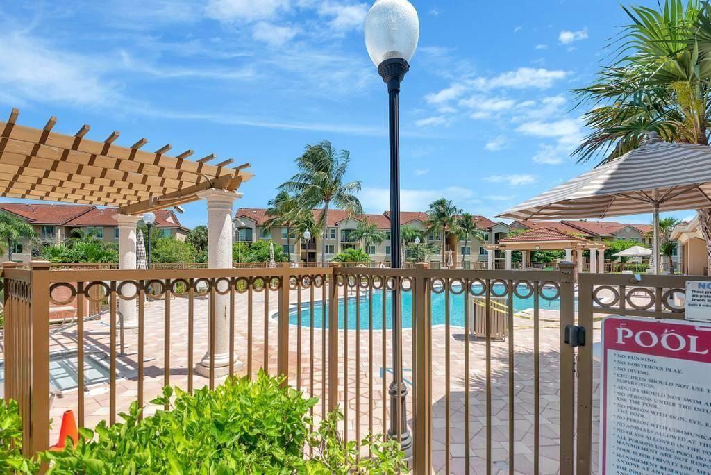 1014 Villa Circle Boynton Beach, FL 33435 - Photo 10 of 12 20201217122628149698000000-o