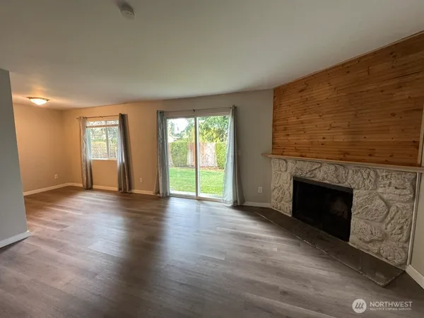 $2,045 | 7322 Northeast 142nd Place, Unit B, Kirkland, WA 98034