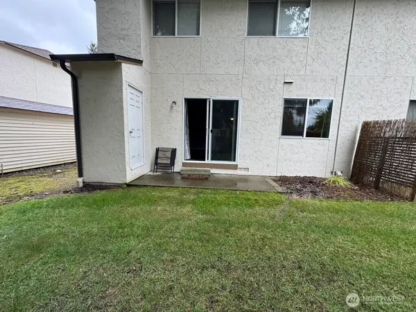 $2,045 | 7322 Northeast 142nd Place, Unit B, Kirkland, WA 98034