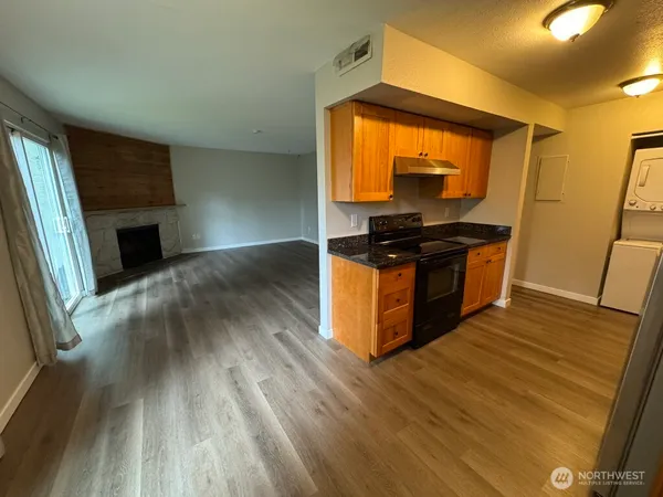 $2,045 | 7322 Northeast 142nd Place, Unit B, Kirkland, WA 98034