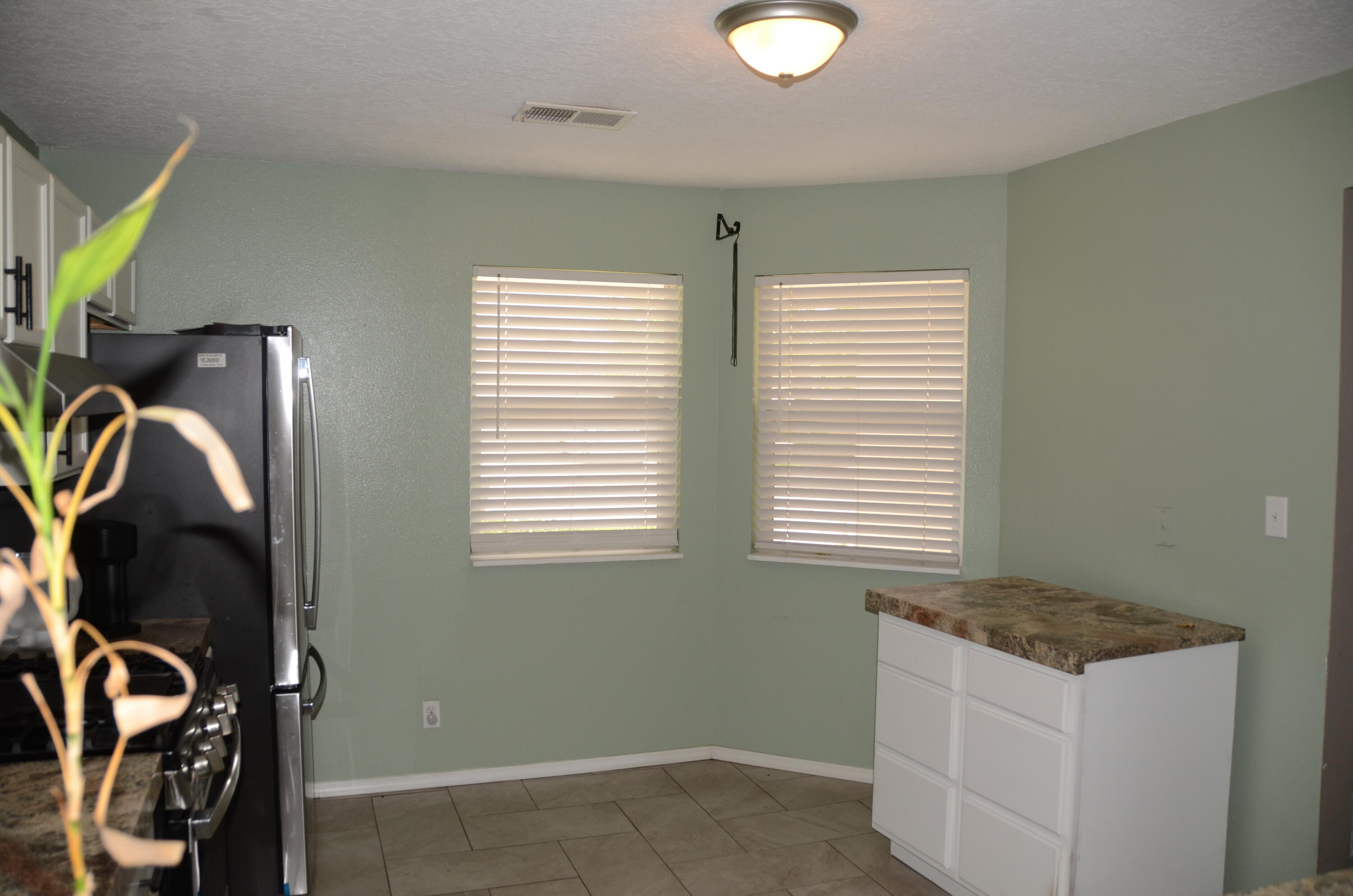 937 Marlow Meadows Drive Rio Rancho, NM 87144 - Photo 6 of 32 Gallery Image 6
