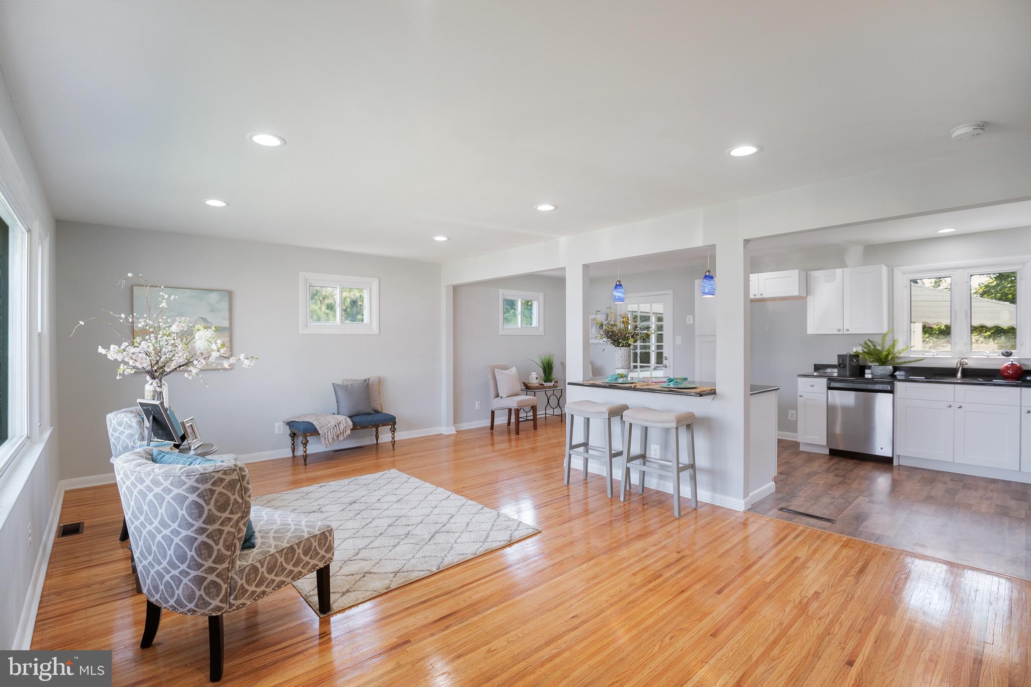 1307 Salem Road Burlington, NJ 08016 - Photo 3 of 25