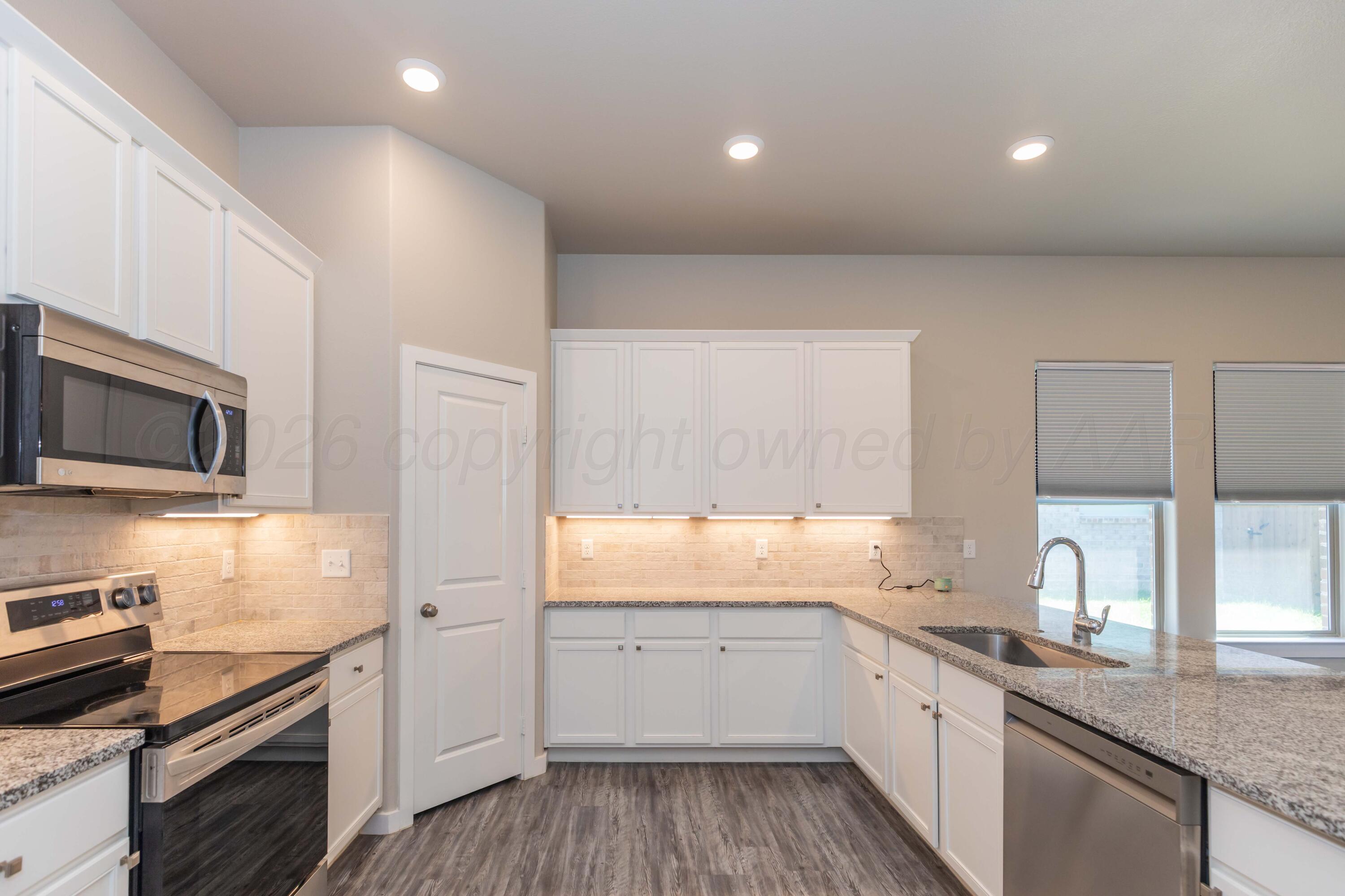 1837 Lullwater Road Amarillo, TX 79118 - Photo 8 of 37 KITCHEN VIEW 1 (7)