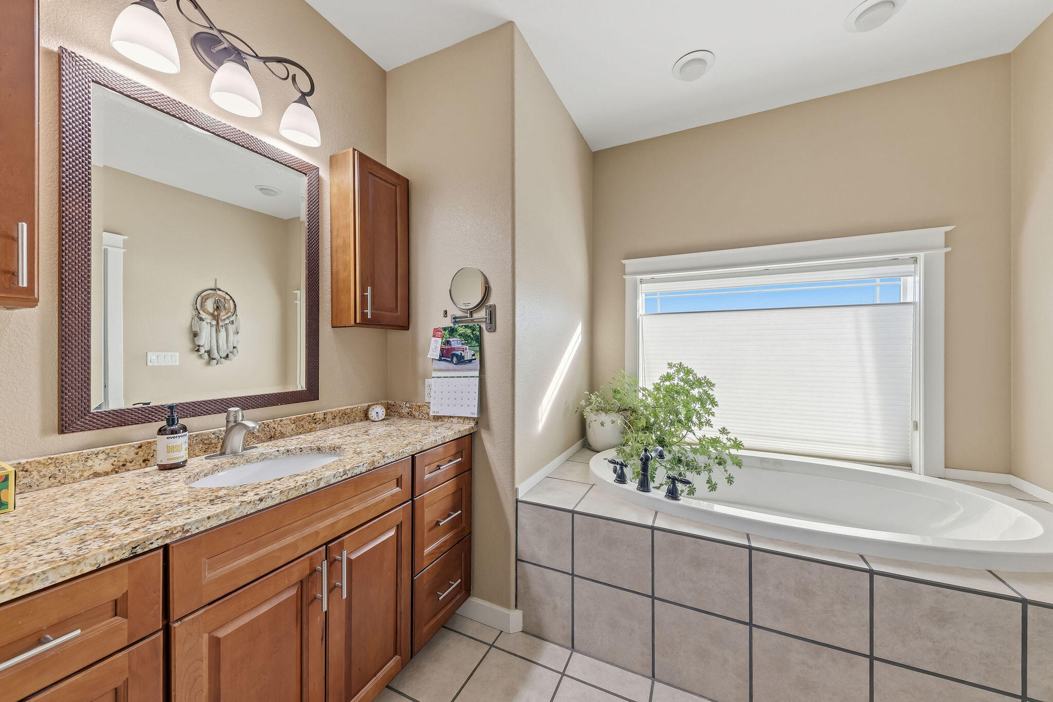 158 Rockingham Circle Eagle Point, OR 97524 - Photo 15 of 58 079A9319