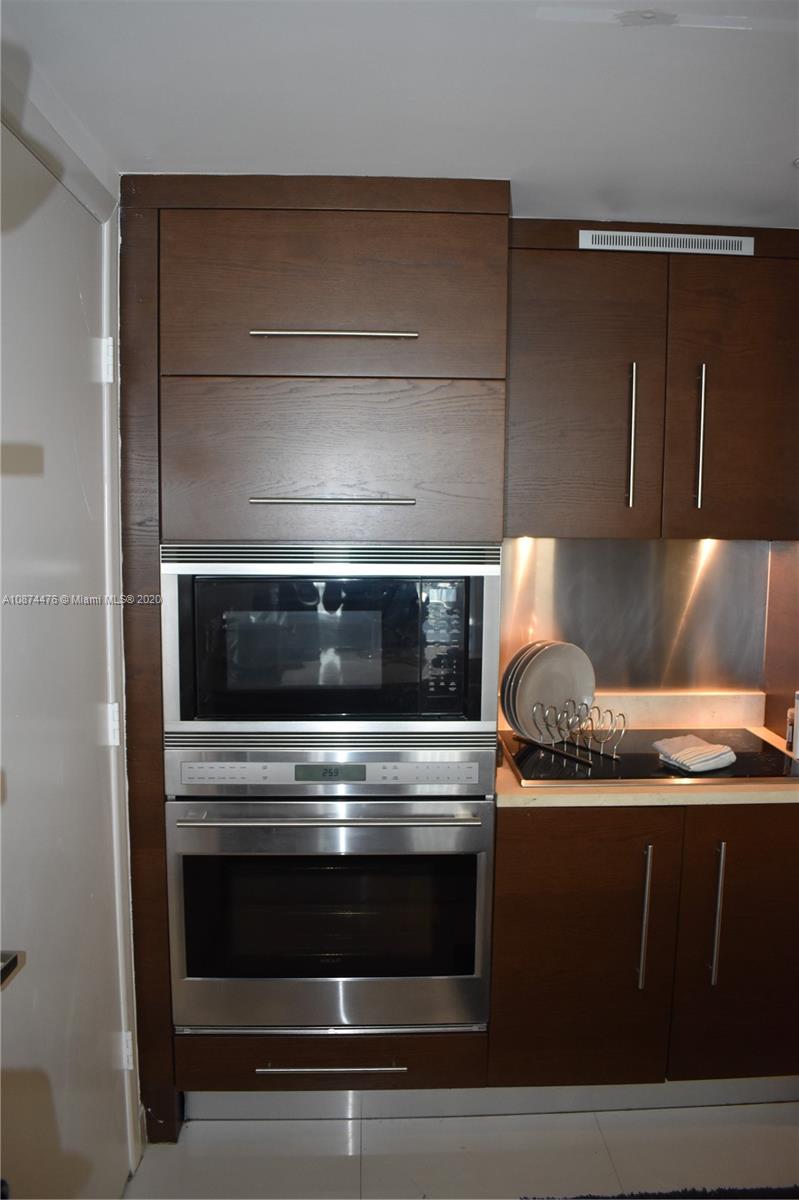 475 Brickell Avenue, Unit 4613 Miami, FL 33131 - Photo 19 of 32