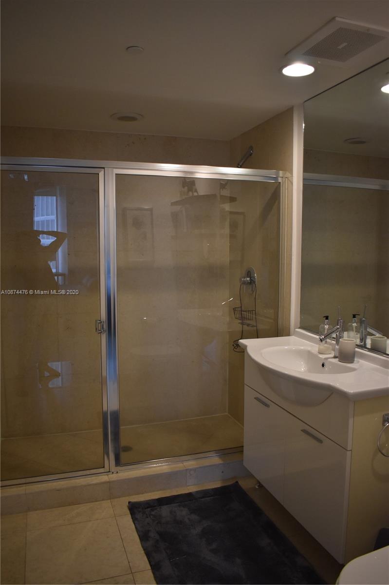 475 Brickell Avenue, Unit 4613 Miami, FL 33131 - Photo 22 of 32