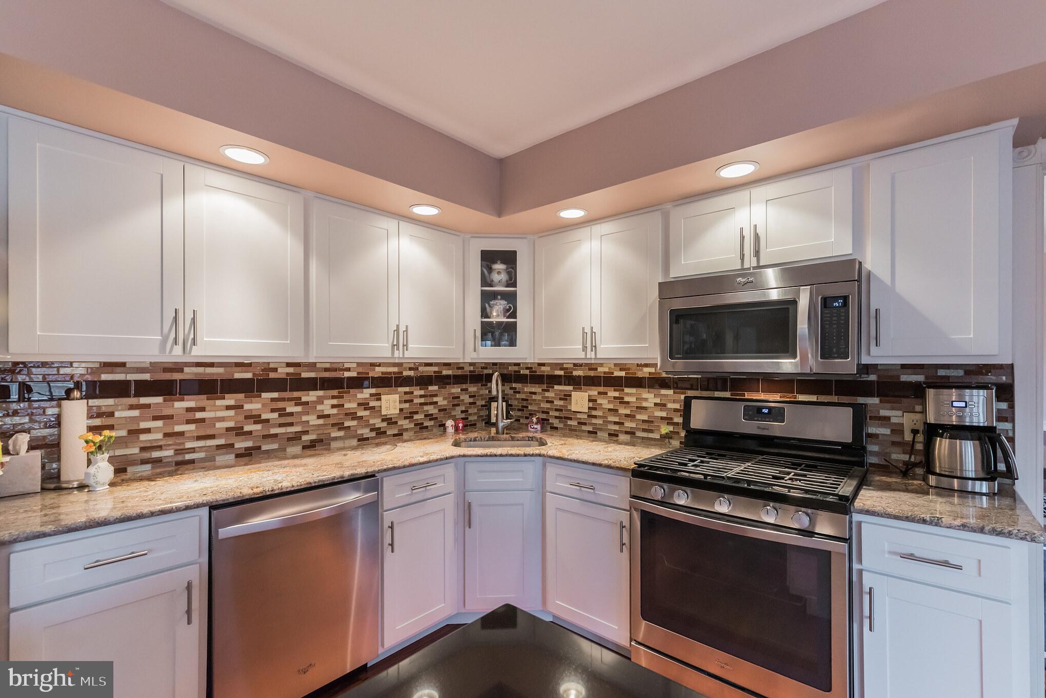 437 Waynesbrooke Road Berwyn, PA 19312 - Photo 15 of 40 Kitchen