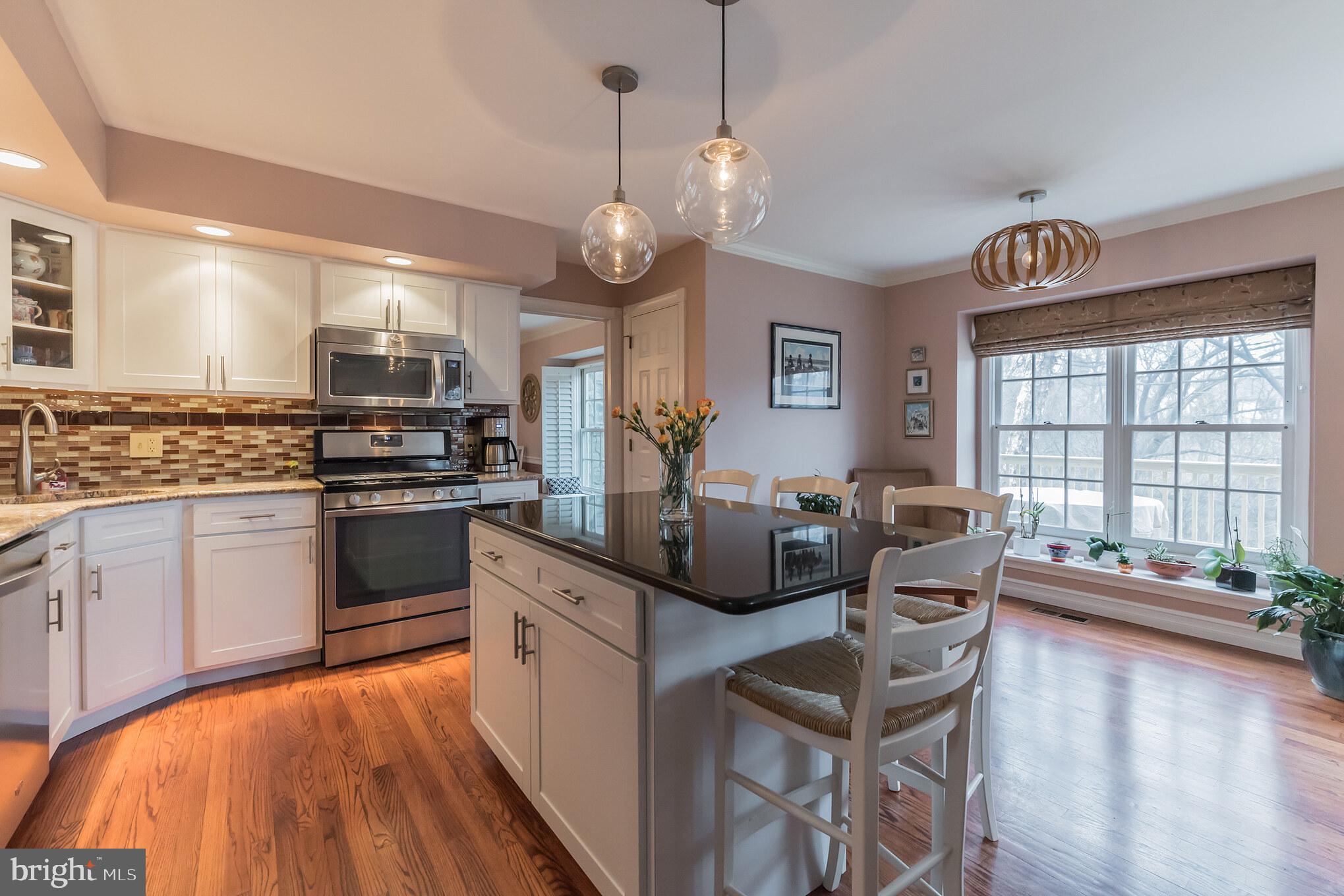 437 Waynesbrooke Road Berwyn, PA 19312 - Photo 16 of 40 Kitchen and Window Seat