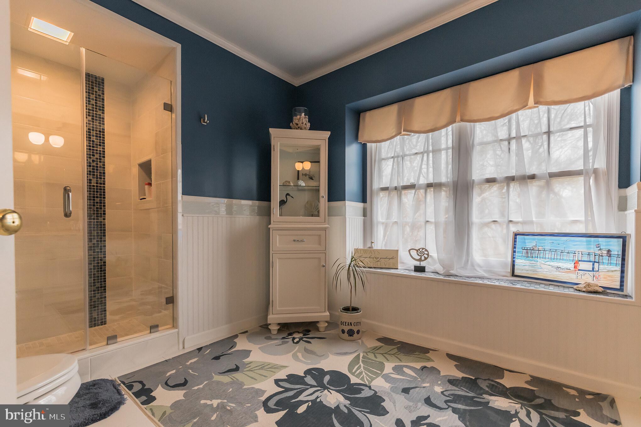 437 Waynesbrooke Road Berwyn, PA 19312 - Photo 25 of 40 En-Suite