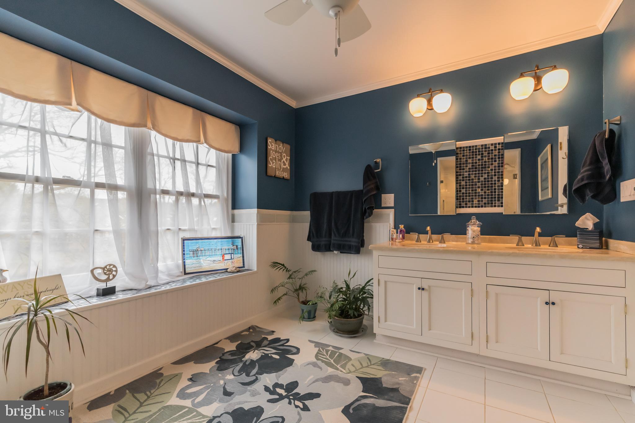 437 Waynesbrooke Road Berwyn, PA 19312 - Photo 26 of 40 En-Suite