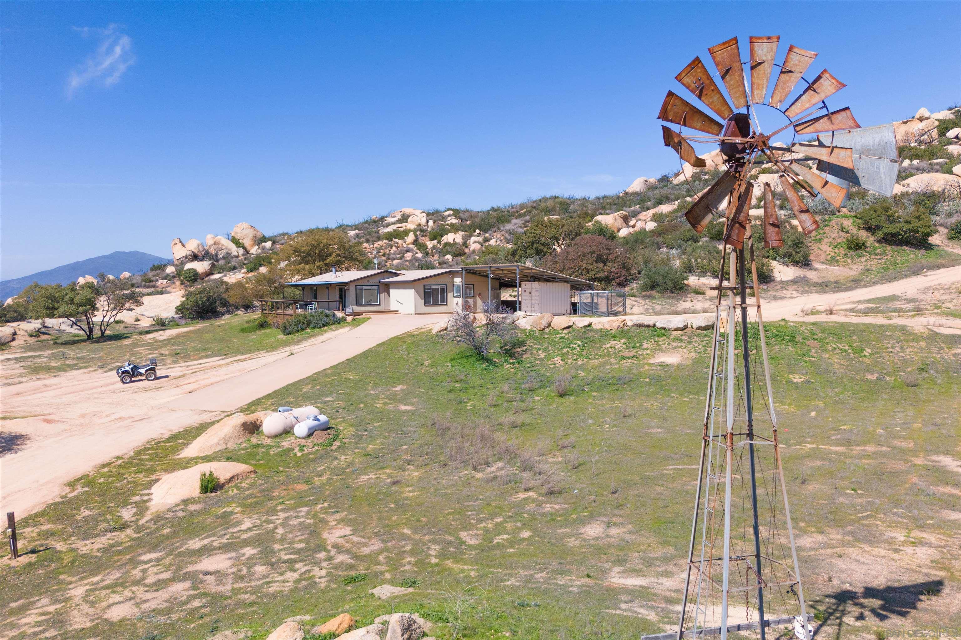 19191 High Glen Road Alpine, CA 91901 - Photo 8 of 10 a view of a city
