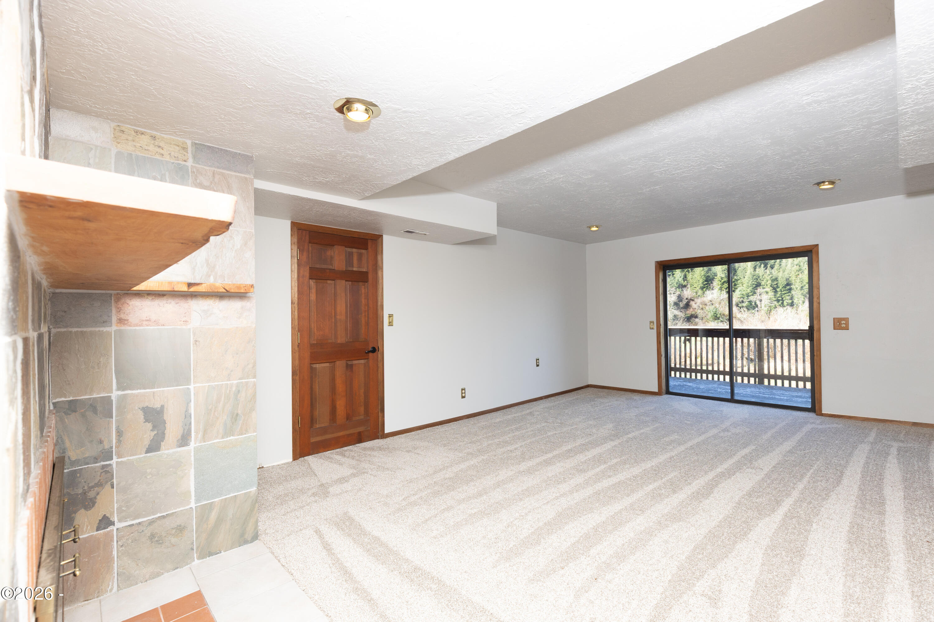 1484 Yasek Loop Toledo, OR 97391 - Photo 26 of 51 1484yasek-62
