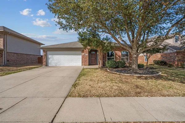 $295,000 | 105 Thoroughbred Drive, Krum, TX 76249