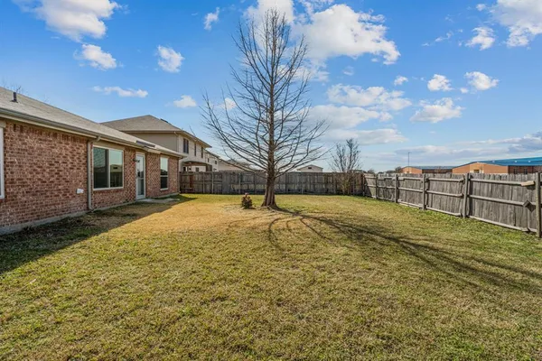 $305,000 | 105 Thoroughbred Drive, Krum, TX 76249