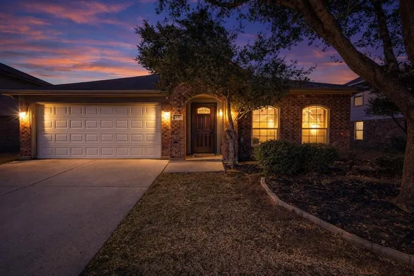 $305,000 | 105 Thoroughbred Drive, Krum, TX 76249
