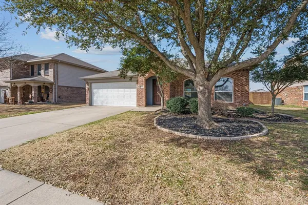 $305,000 | 105 Thoroughbred Drive, Krum, TX 76249