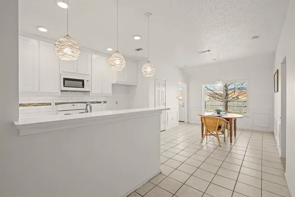 $305,000 | 105 Thoroughbred Drive, Krum, TX 76249