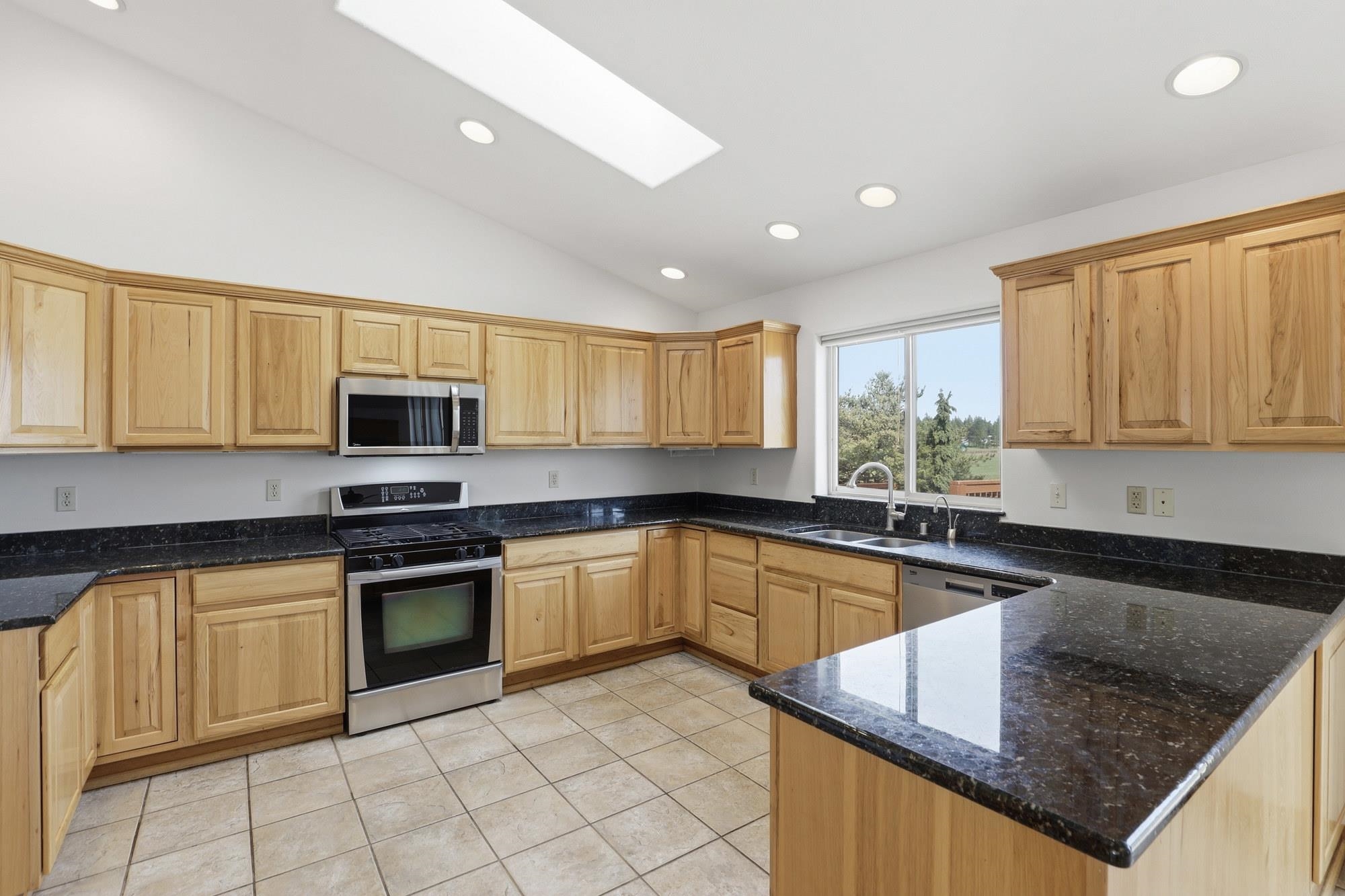 17543 South Smythe Road Spokane, WA 99224 - Photo 7 of 49