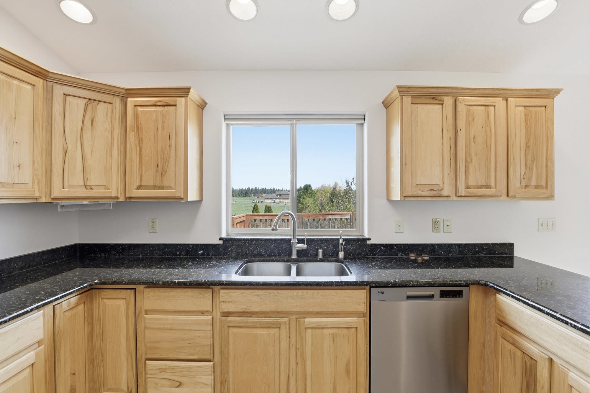 17543 South Smythe Road Spokane, WA 99224 - Photo 8 of 49