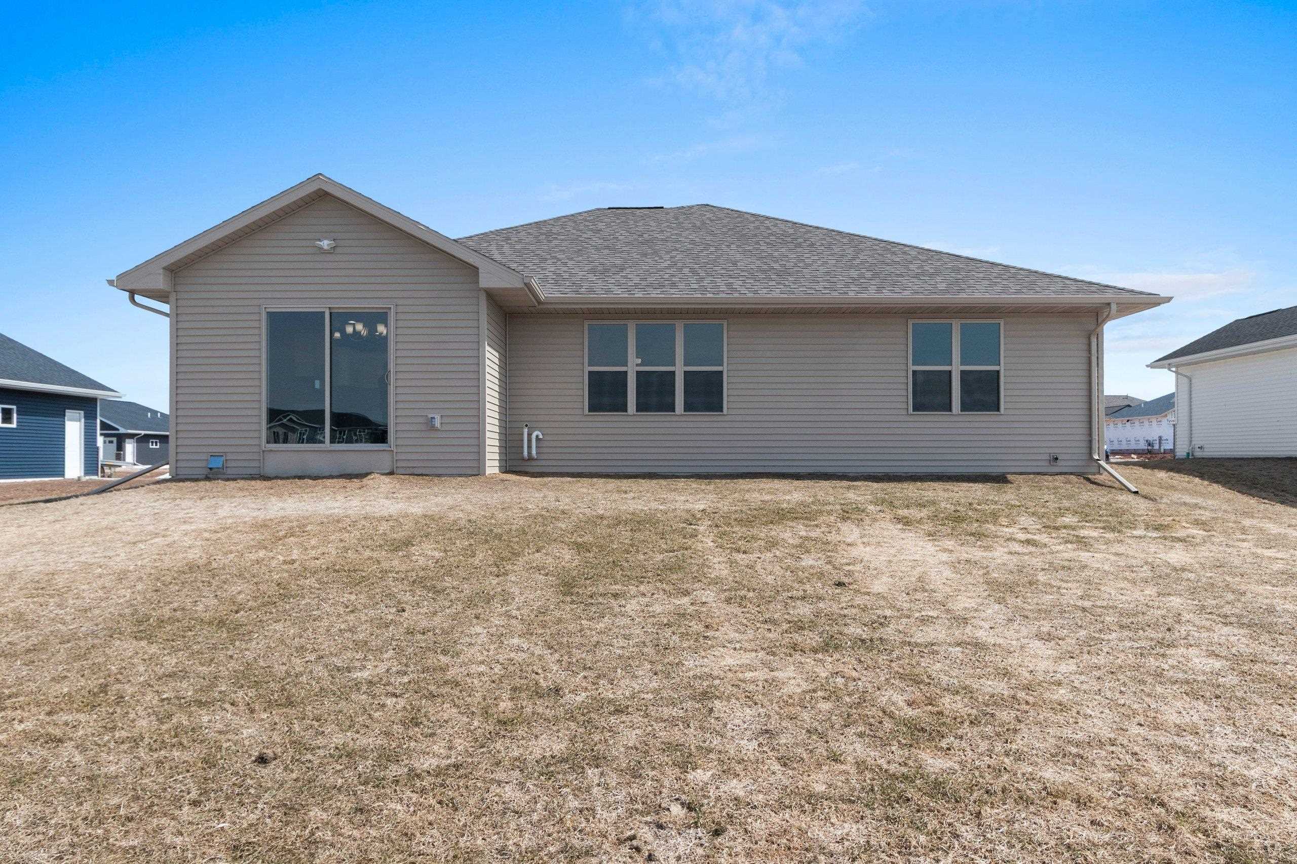1621 Frontier Road Luxemburg, WI 54217 - Photo 2 of 44