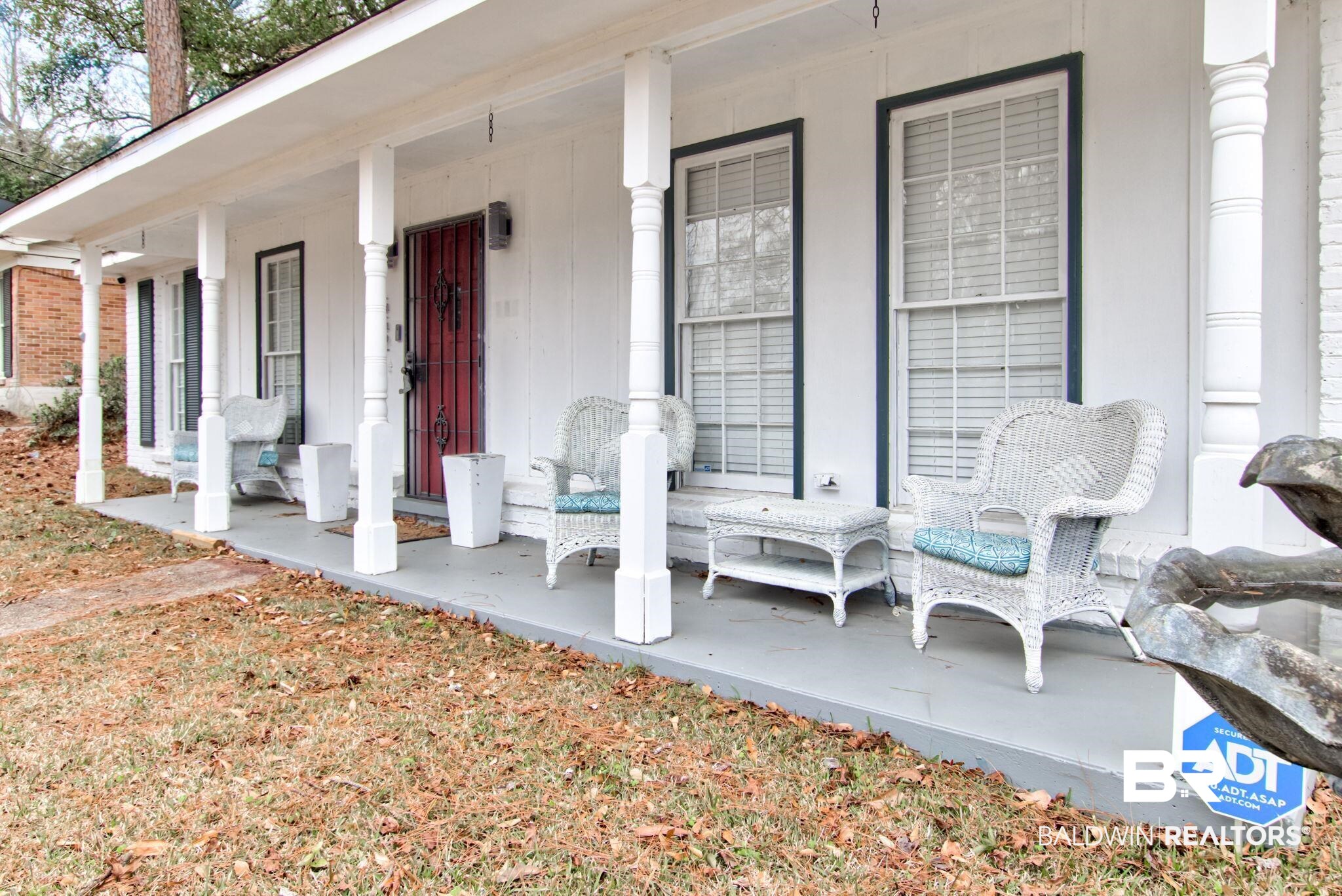 552 Markham Drive Mobile, AL 36609 - Photo 2 of 16