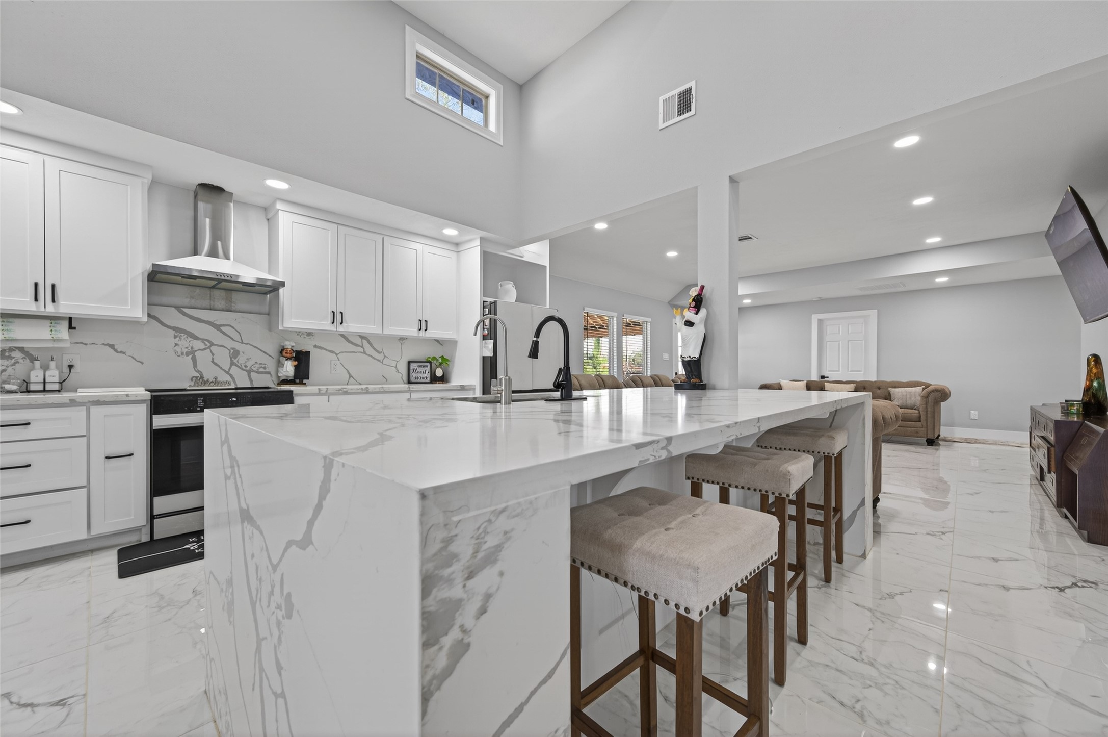 16320 Cadwin Court Conroe, TX 77303 - Photo 8 of 45