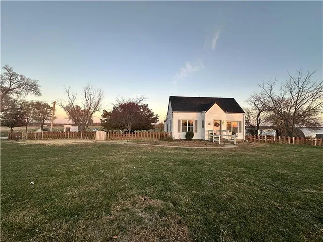 $347,500 | 231 Southwest 951st Road, Holden, MO 64040