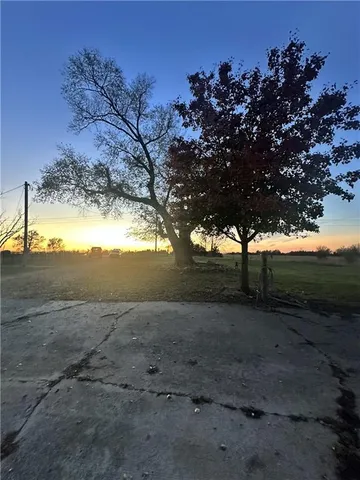 $347,500 | 231 Southwest 951st Road, Holden, MO 64040