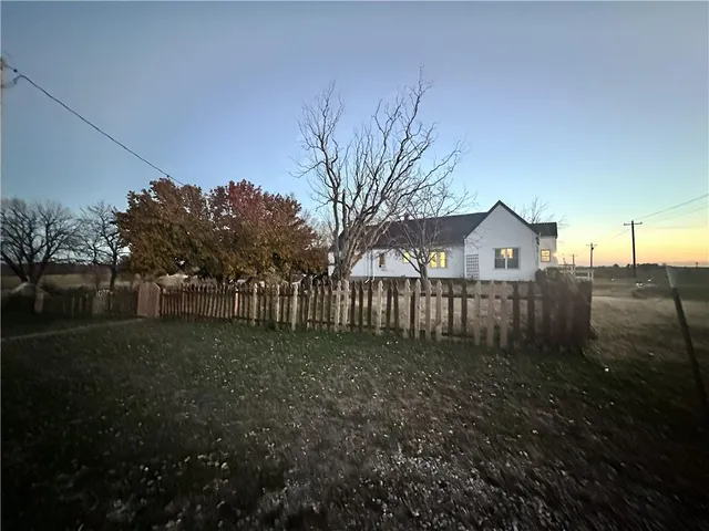 $347,500 | 231 Southwest 951st Road, Holden, MO 64040