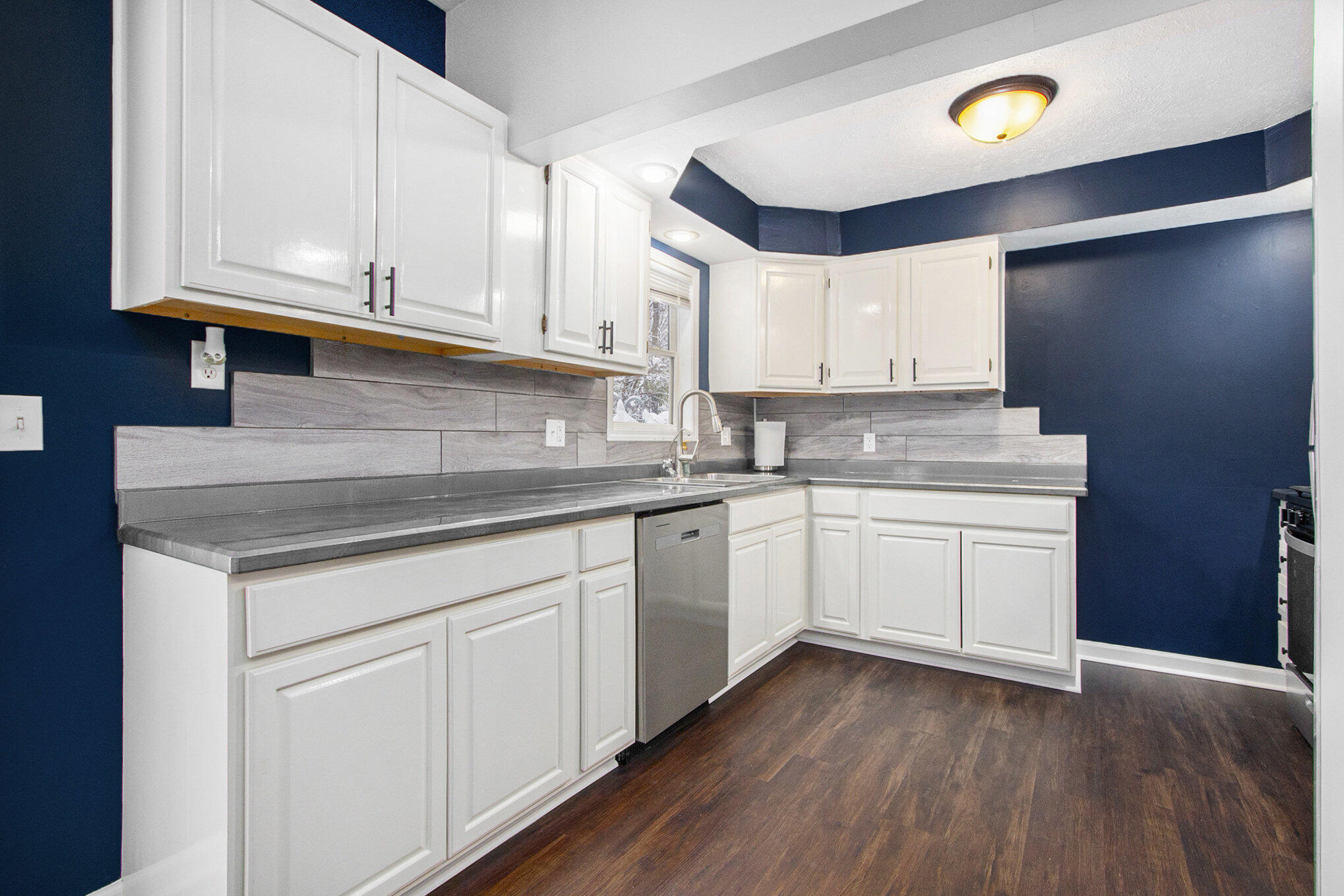 1230 Thomson Road Niles, MI 49120 - Photo 12 of 44 009_img_4162_713