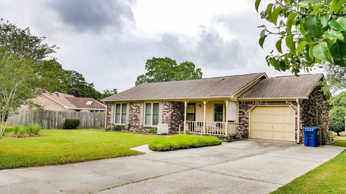 820 Beauregard Road Summerville, SC 29486 - Photo 6 of 25 6