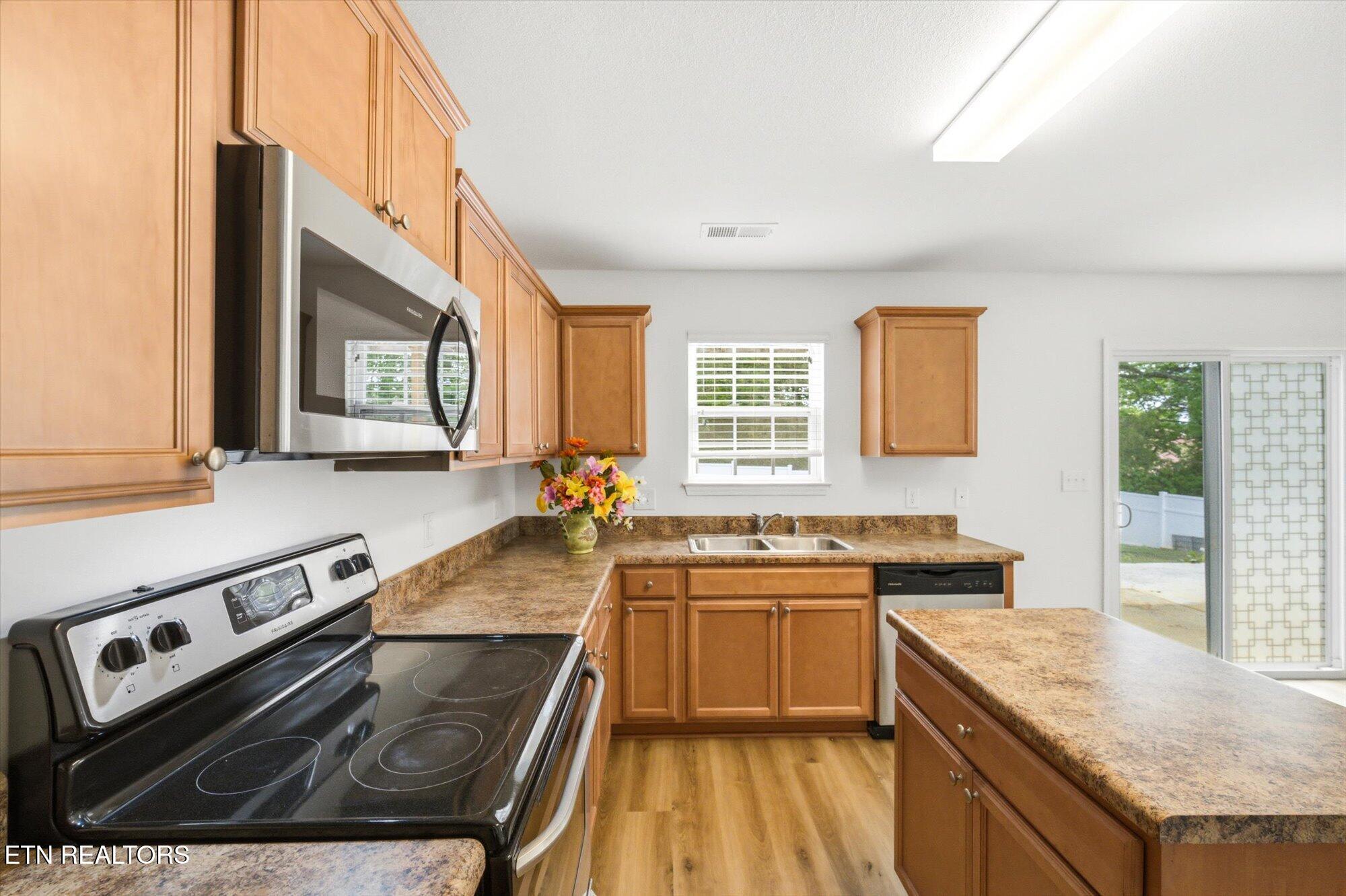 7717 Edwards Pl Boulevard Corryton, TN 37721 - Photo 13 of 33 13-7717-Edwards-Pl-Blvd-Corryton-TN-13