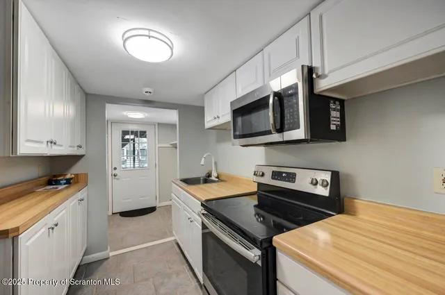 $469,900 | 1018 Sleepy Hollow Road, Clarks Summit, PA 18411