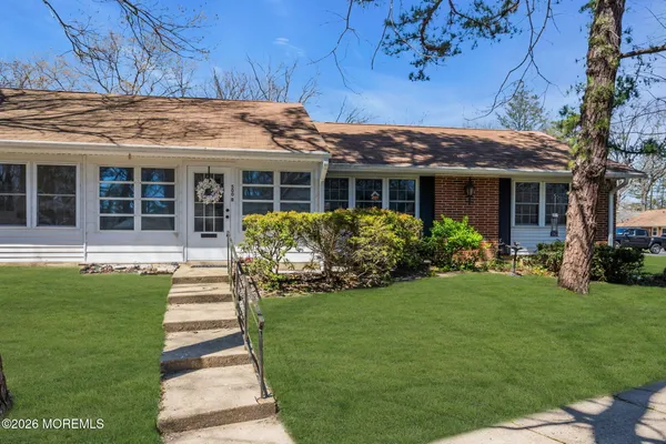 $235,000 | 500 B Thornbury Court, Unit B, Lakewood, NJ 08701