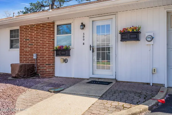 $235,000 | 500 B Thornbury Court, Unit B, Lakewood, NJ 08701