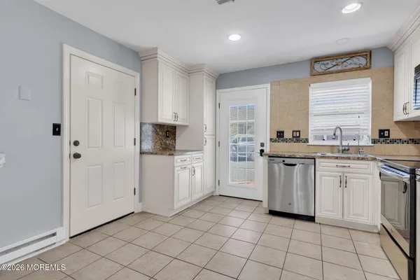 $235,000 | 500 B Thornbury Court, Unit B, Lakewood, NJ 08701
