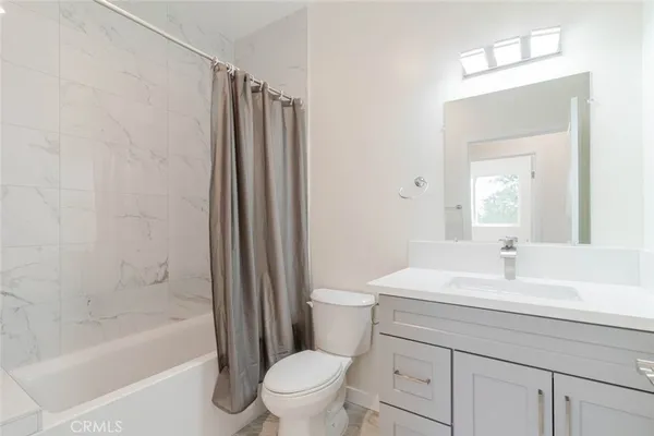 $4,450 | 1961 Waltonia Drive, Unit 102, Montrose, CA 91020