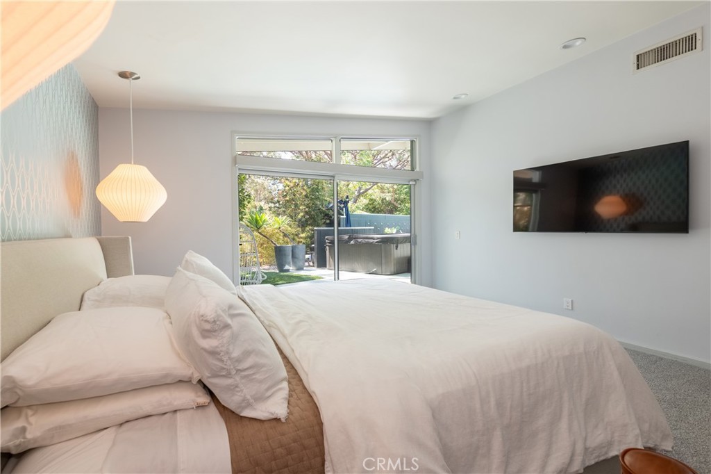 15626 Royal Ridge Road Sherman Oaks, CA 91403 - Photo 21 of 33