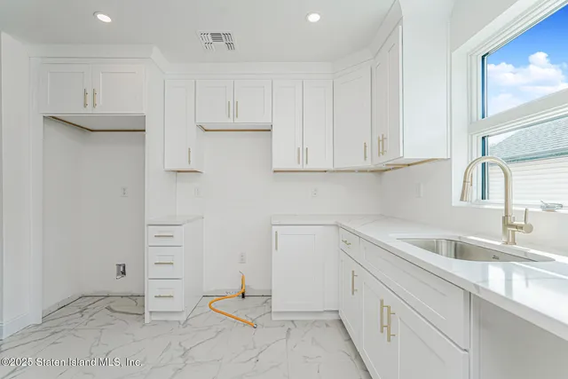 $1,389,999 | 98 Alverson Avenue | Rossville