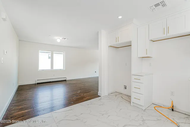 $1,389,999 | 98 Alverson Avenue | Rossville