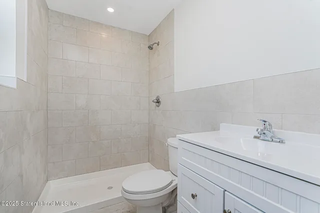 $1,389,999 | 98 Alverson Avenue | Rossville