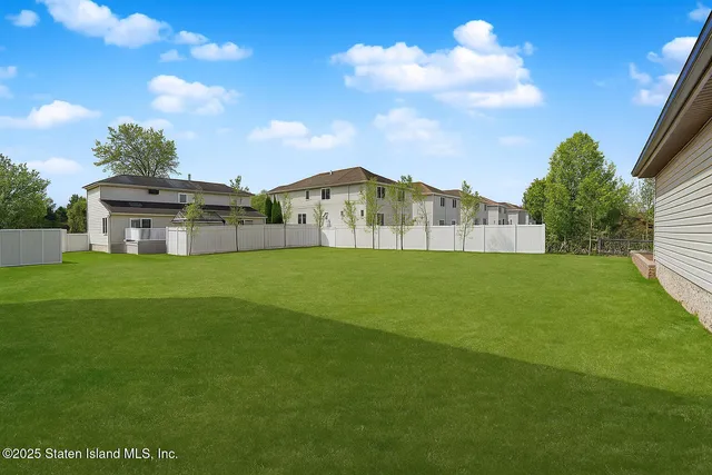 $1,389,999 | 98 Alverson Avenue | Rossville