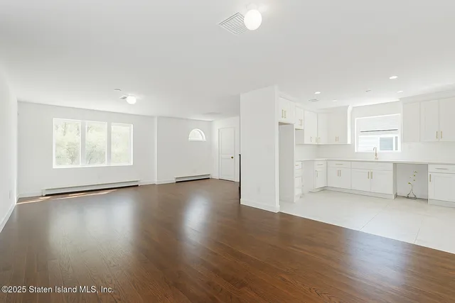 $1,389,999 | 98 Alverson Avenue | Rossville