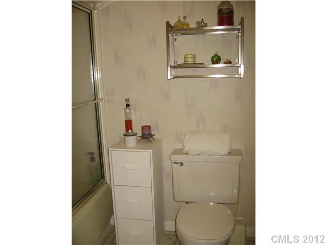 6043 Heath Valley Road, Unit H Charlotte, NC 28210 - Photo 11 of 13 Gallery Image 11