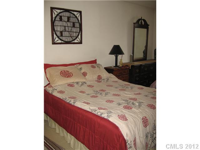 6043 Heath Valley Road, Unit H Charlotte, NC 28210 - Photo 3 of 13 Gallery Image 3